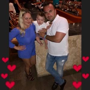 Meet your Posher, Mia